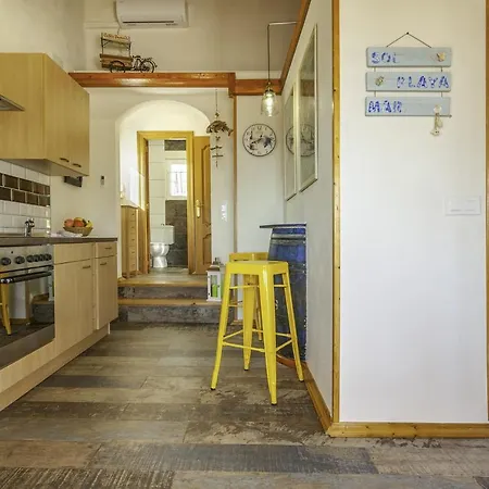 Guzman - Gisela Villa *